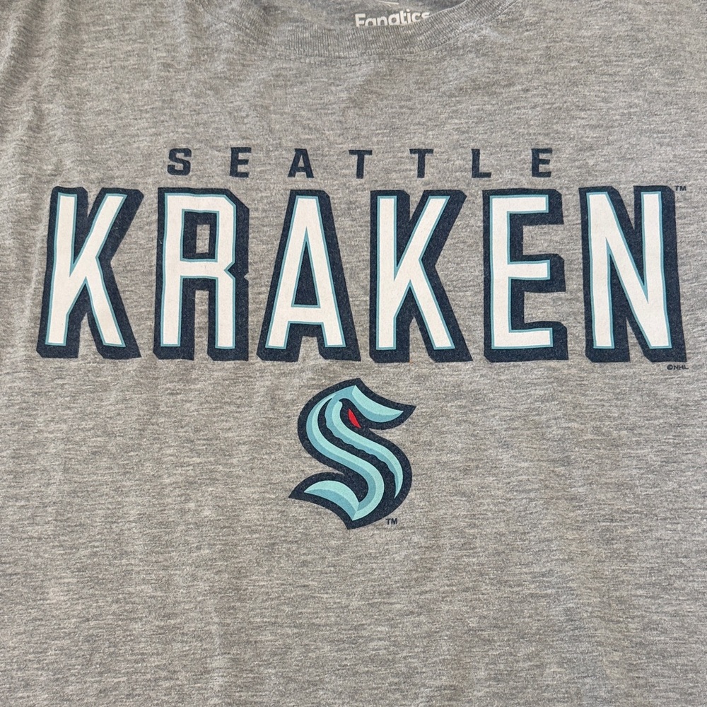 Seattle Kraken T-shirt, Medium